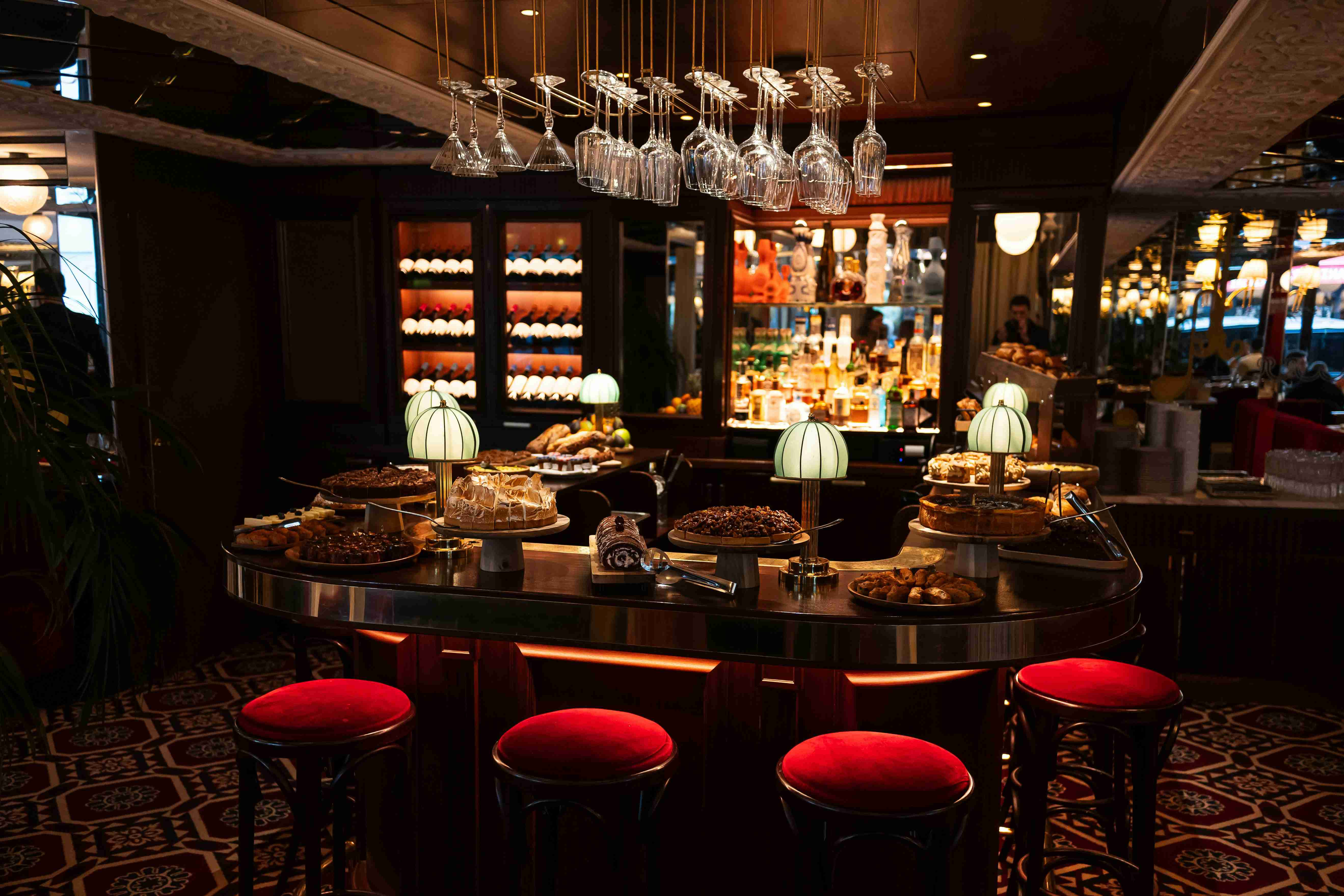 Bar & Lounge